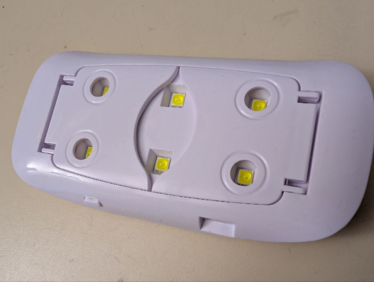 Here should be a image of a 'Cheap NoName UV Lamp'