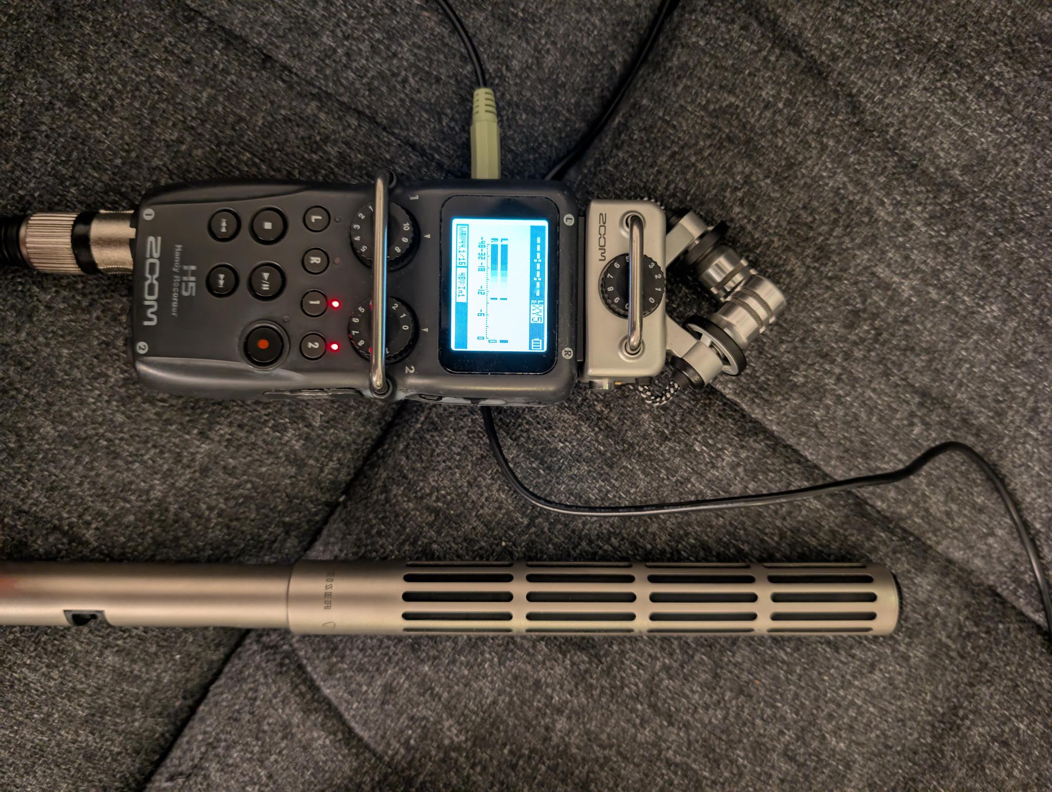 Here should be an image of a 'Assembled Microphone on my Zoom H5 recorder with Phantom Power'